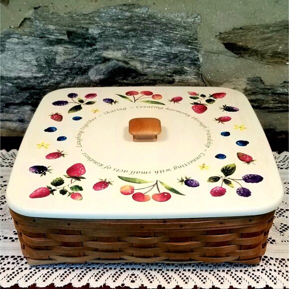 VTG Longaberger Stained Pie Basket, Lid with Mixed Berries and Kind Saying - Picture 11 of 11